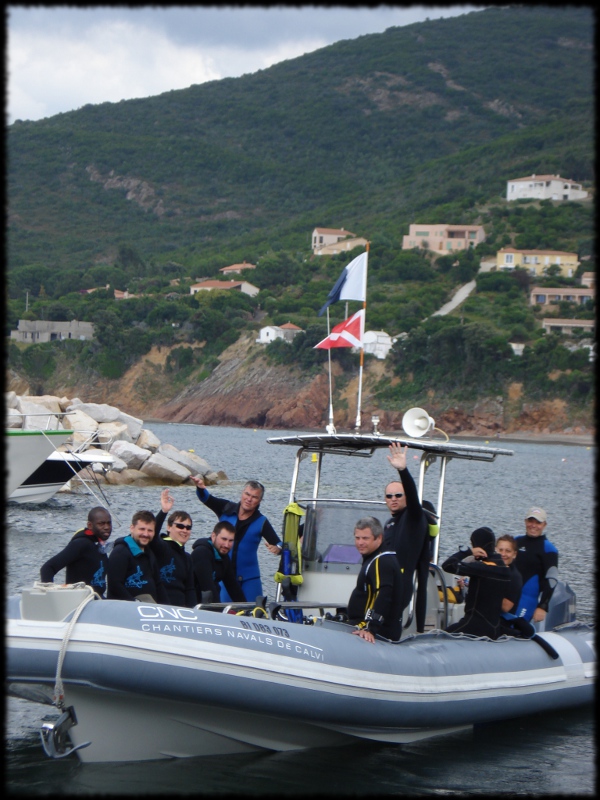 Corse - Retour de Plongée dans le port de Galéria